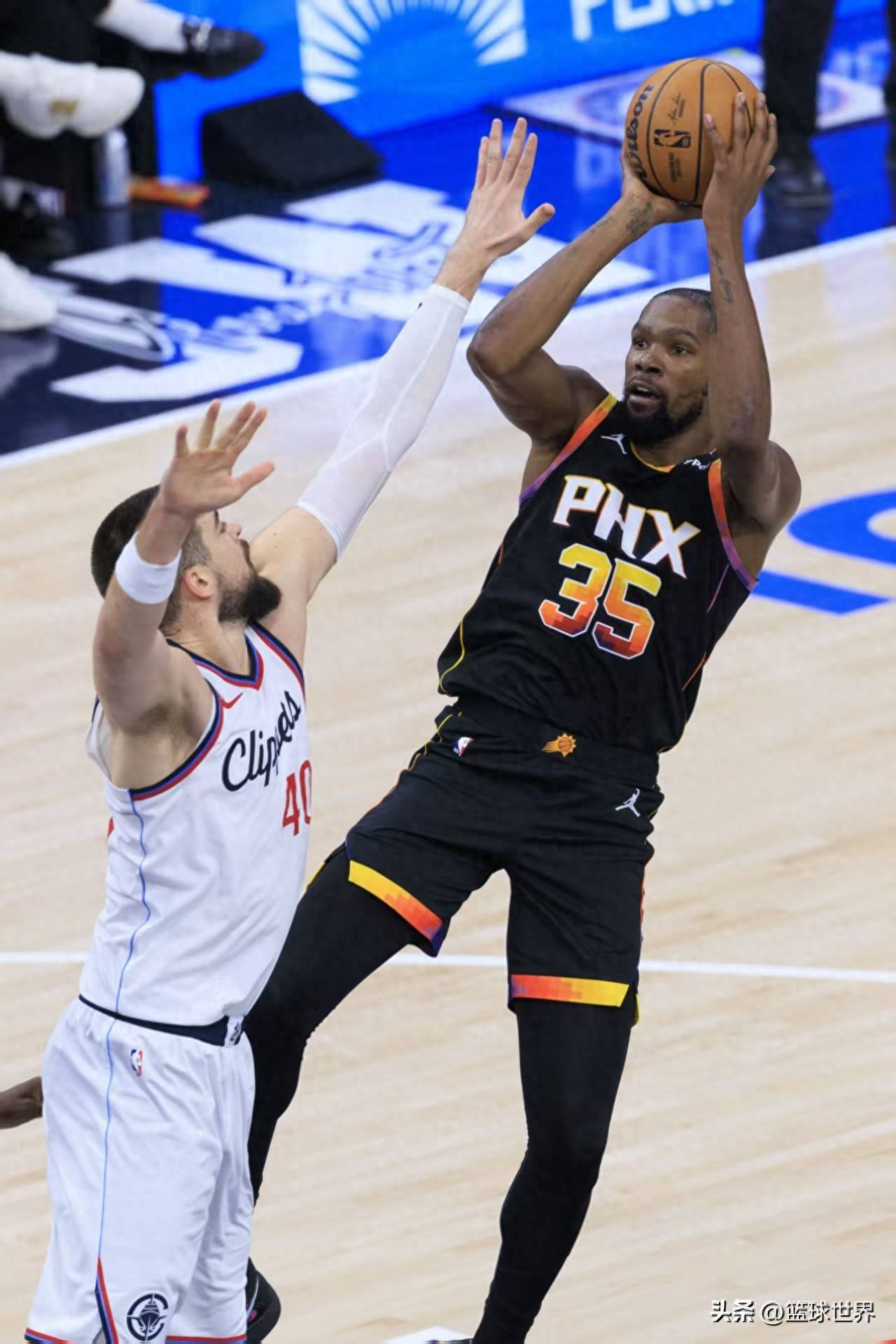 ayx平台首页 杜兰特连续七场比赛得分超过惊险取胜，热火挑战极限！